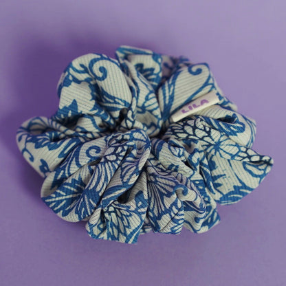 XL Upcycled fluffy Japanse kimono scrunchie- Delfts Blauw