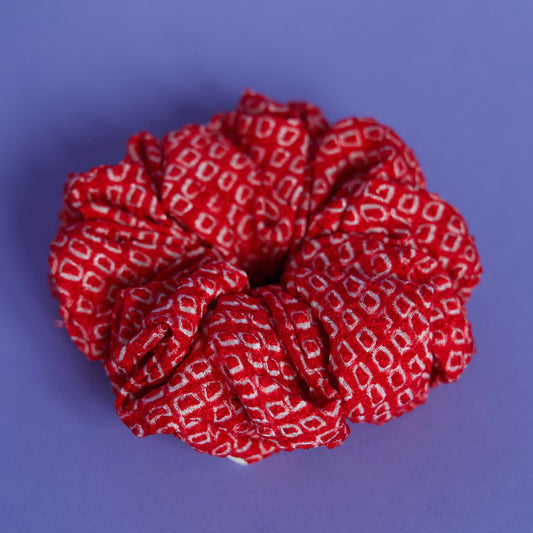 Upcycled fluffy Japanese kimono scrunchie - Red