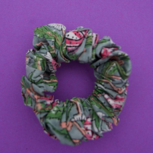 Upcycled scrunchie-groen met roze